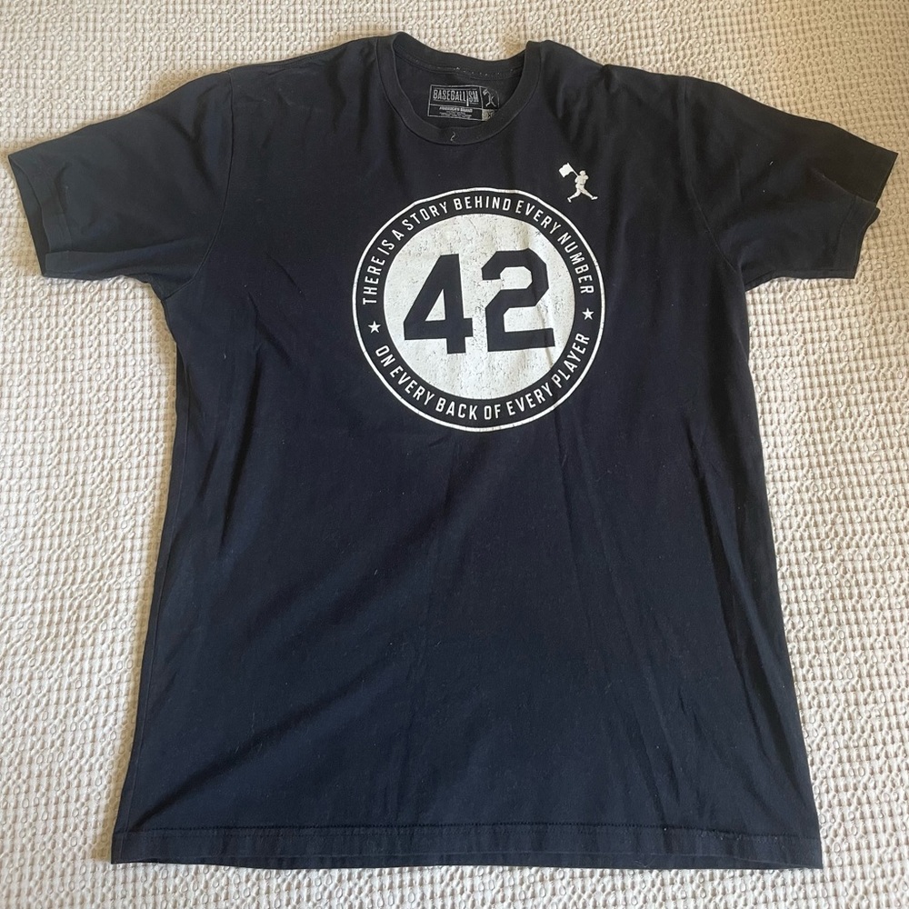 Men’s Baseballism T-Shirt Size XL